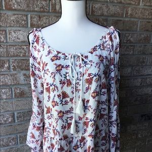 Cold shoulder top XL